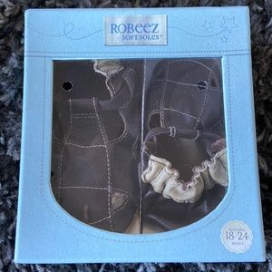 Robeez soft soles boys brown sandal 18-24 months new in box